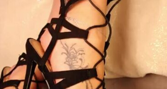 Footsiegalore It Your To Stare Kneel While My M Heels Onlyfans Feet Do Watch And I At Eyes Going Take Off Slowly