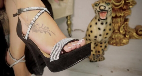 Footsiegalore, Video: Leopard Onlyfans Heel Removal Vid And High Lace