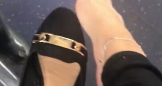 Footsiegalore Min Bus Peeking Who Fans Exclusive In 5 Flats My Would Sneakily Be Only Tease Onlyfans Dangle