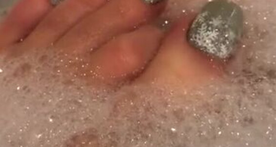 Footsiegalore - Hot Else Likes My Bath Exclusive Onlyfans In Of Their Pink Who The Little Only Fans Tootsies Video