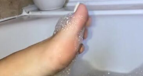 Footsiegalore - Sexy From Only Bubble Bath My Wrinkly With Fans Today Exclusive Onlyfans Soles Video