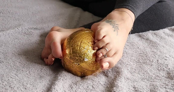 Footsiegalore You An Is Unwrap Easter Egg Onlyfans How This