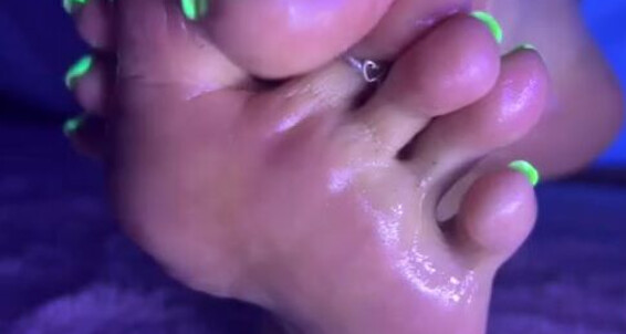 Tuesday Footsiegalore Too Toes Some Serious Asmr Hug Here Onlyfans Grippy Toe