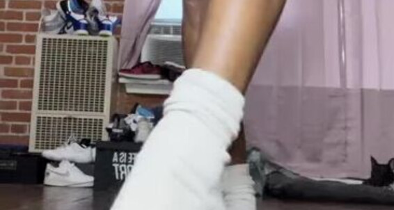 Thebarefoothooper - Video 603 Memyselfnmysoles Onlyfans