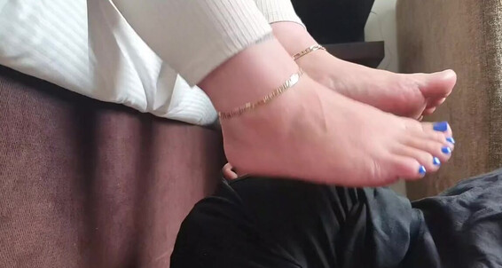 Aqua, Video: Feet Under Onlyfans 2N My Ldn
