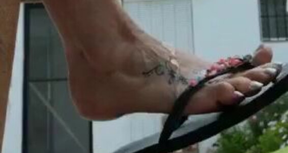 Solefulsassy, Video: Flip Onlyfans Oil Dangle The My Soles With And Check On Sole Flop Scrunch Out