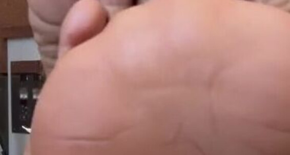 Dissatoes - At Onlyfans Work Bored