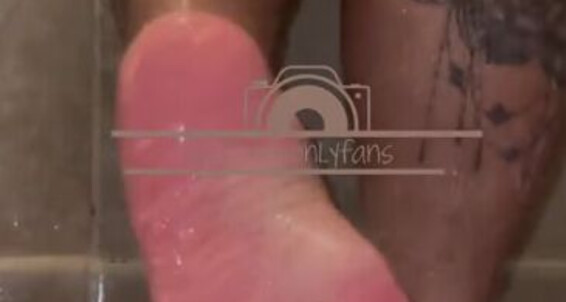 Dissatoes, Video: Flip Onlyfans Wet Play Flops