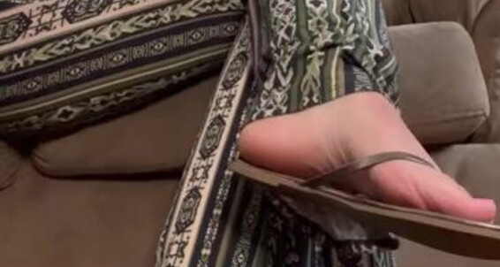 Yummie Bunnie - Yummie Gotta 11 Dangle My Pants Onlyfans In Watch Love And Flip Tease With Bunnie Se Flops These Me You