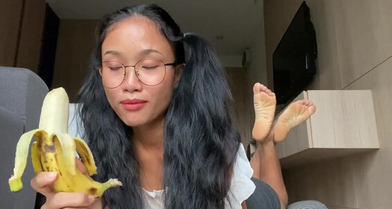 Goddessnutty2, Video: Bananas Are Onlyfans Useful