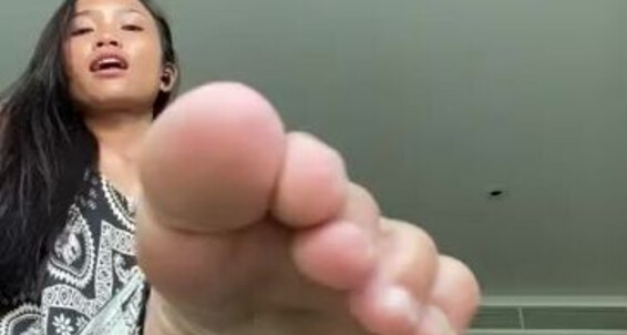 Goddessnutty2, Video: Feet Onlyfans Kneel The Soles My Worship And Of Now Down