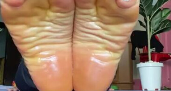 Goddessnutty2, Video: Oil Onlyfans Soles2