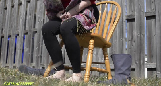 Catprincess - Hungarian Shes Grass Backyard Foot Notice Onlyfans Feet In Milf Of And Videos The Show Her Catprincessfeet Recording You Lay