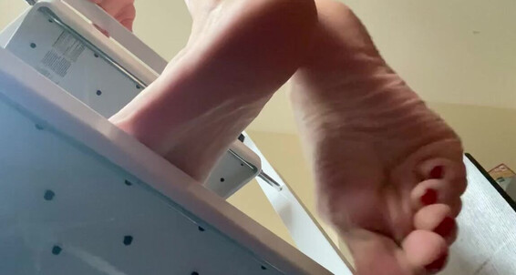 Catprincess - Catprincessfeet Over You Walk Onlyfans All