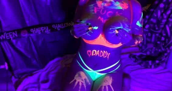 Body Blacklight Halloween Bdsm Fun Boobs And Cosplay Painting Krystallayke Orgasms Manyvids Big