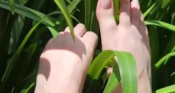 Megan Fletcher, Video: Sweetsoleprincess Onlyfans New Aka The My With Sun Playing Megan Pedicure In Fletcher