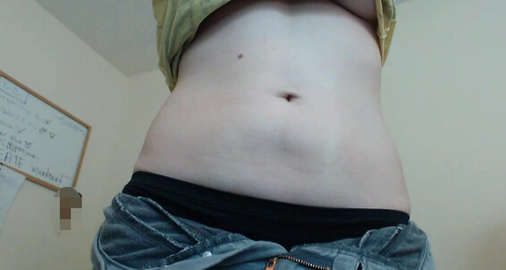 Happylilcamgirl - Squishing Fetish Manyvids Belly Bloatedbelly Bellybuttonfetish Gainingweight Asssquishing