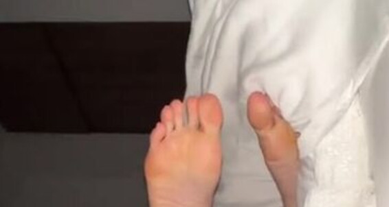 Madrugada Escravo Ter Lado Um Vontade 88 De Ao Joelhos Onlyfans Acordei Morrendo E Enna