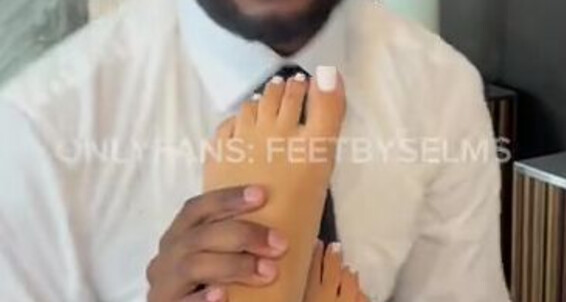 Feetbyselms - Available 20 Full Minute Worshipping Onlyfans Video