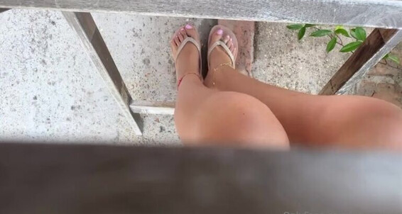Infinityazzurra - Infinity Buongiorno Sotto Ana Con Dangling Foot Aka Un 23 Onlyfans Questa Sofia 07 Di Fetish Tavolino Po Mattina Al 2023 Video