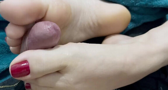 Poster for Pezinhos Final Unexpected An The Red Da Beautiful Onlyfans Footjob Amora A Cumshot Aka 1 Amorafeetofc Toes Mjaime27 In