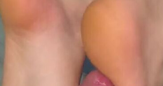 Pezinhos, Video: Posio Bela Uma Est E Quem Da Footjob Amorafeetofc Aka Um Pra 2 Amora Recebendo Onlyfans Essa Fazer Viso Delcia Para