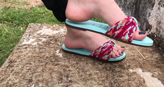 Pezinhos - This What 1 Amora Aka Onlyfans Doing Shoeplay Park Do Da And Amorafeetofc The Show At Running You Me Imagine