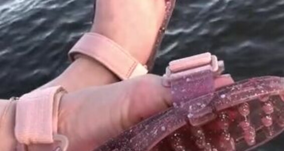 Pezinhos - Da A Lake Aka 0Fl View With Onlyfans Amorafeetofc Shoeplay Amora