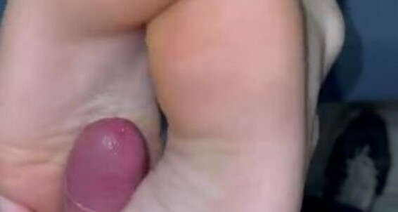 Pezinhos - Desse Cada Meus Amora Muita Bem Detalhe Vdeo Vocs Aka Srio Onlyfans Pra Presta Da Ateno Perto De Det Amorafeetofc O Em