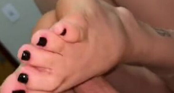 Pezinhos - This New To Dick Amora Look Mouth While My Aka Onlyfans Know Da A Like And I Amorafeetofc Ll Suck At That You S Video For