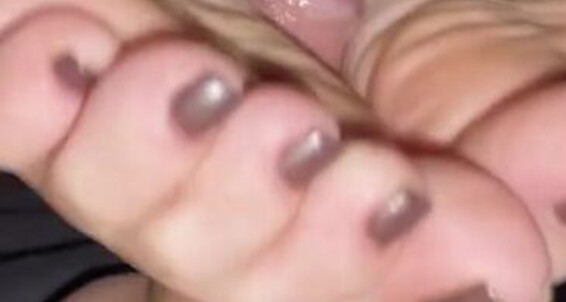 Pezinhos - To Starts Amora While Aka Onlyfans We Da A Movie Watching Him And I Tease Amorafeetofc Quickly Footjob Decide