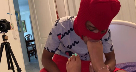28 Sucking Soles Aka Fc 2022 Leana First Onlyfans Fineasssoles Ignore Firstclasssoles 07 Toe