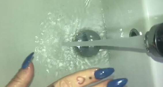 Latinamarina, Video: What Are Feeling Onlyfans Me Tell You Blue White Changing Like Or Nails Pearly Colour