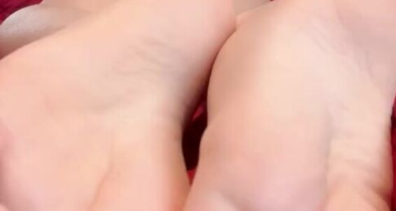 Snowprincess, Video: Before Onlyfans Bed Releaxxx Snowpriness