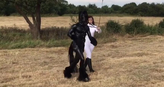 Vivienne L Amour - Vlproductionsuk Aka Ponyplay Amour L Outdoorfootage Onlyfans Handler Vivienne