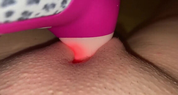 Vivienne L Amour, Video: Vibrates Womanizer Onlyfans Aka Vlproductionsuk My Warms 5 Min Sucks Friday Wank Starting L Vivienne Amour Right