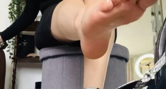 Missesdiscreets, Video: Minute Onlyfans Heel Aka The Queen 1 Of Sole Dangle