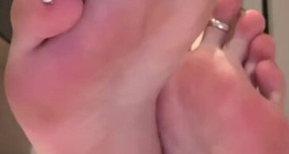 Footwife, Video: Onlyfans 05 Video Baby 2024 Here Wife Foot G93P Come 07