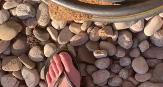 Fityoginina, Video: Watering Spray Onlyfans Doing Aka Enjoying The My Toes Little And A Feel Cool On Nina