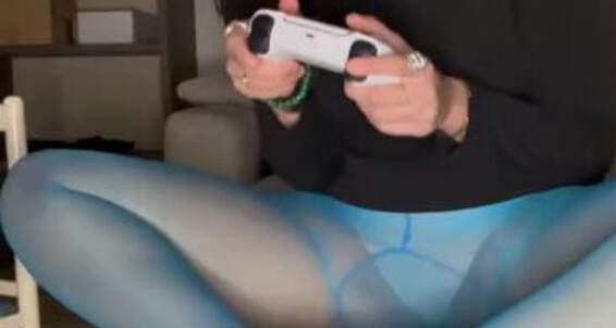 Goodgirl, Video: Joystick Gamer Onlyfans 004 Girl Her With Plays 6