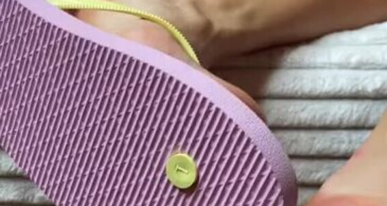Froggee, Video: Flip Onlyfans Beautiful View With Froggeevip Flops Dangling