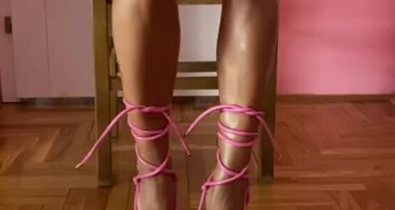 Froggee, Video: Legs Heels Onlyfans Froggeevip