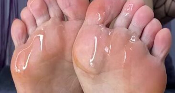 Froggee - Toes Red Play Froggeevip Onlyfans