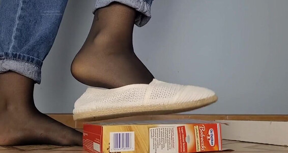 Masmr, Video: Feet Boxes Slow 6October Onlyfans Crushing Espadrille Shoe Start Then Bare Two Cartoon One