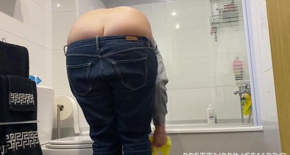 04 03 Clean House And Buttcrack 2023 Onlyfans The Video Prettyprincess220