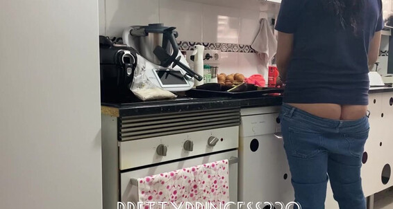 Prettyprincess220 - While Crack I 2023 Onlyfans Cook 17 Butt 05 Video