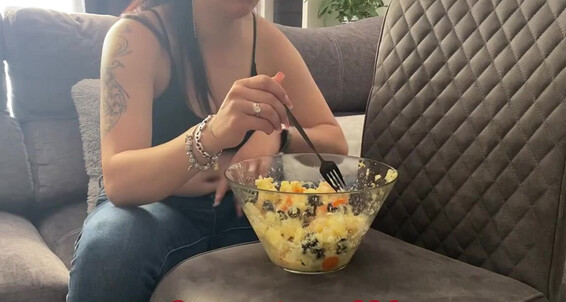On Food Then It And Burping 06 I 23 2023 Onlyfans Fart Eat Video Prettyprincess220
