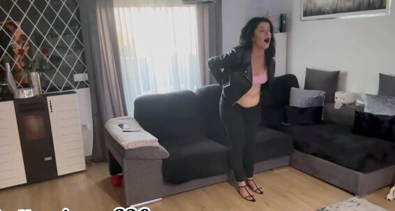 Prettyprincess220 - 06 2024 Onlyfans 27 Rock Farts Video