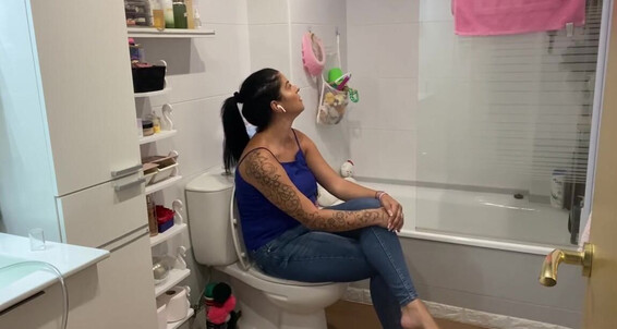 Prettyprincess220 - 2024 Farts Toilet Onlyfans 09 07 Video