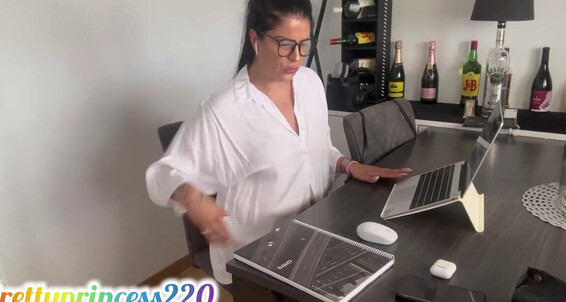 Prettyprincess220 - Secretaria Con Los Del 2024 Tu Jefe Y Onlyfans Cumple Pedidos 09 07 Video